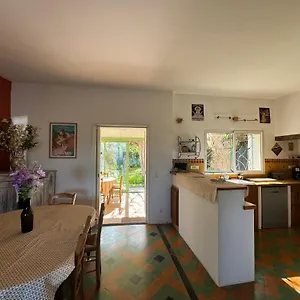 Hébergement de vacances Maison De Charme En Luberon, Jardin Clos 